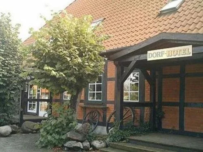 Hotel und Landgasthof zum Hahn