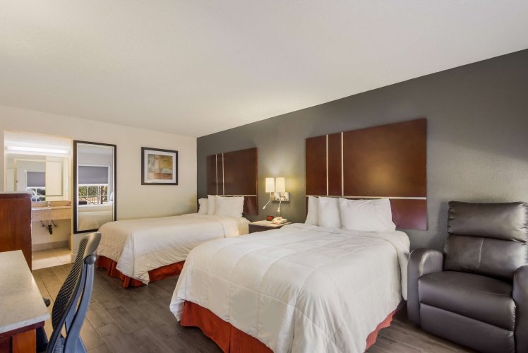 Standard Quadruple room