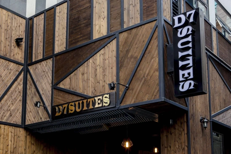 D Seven Suites