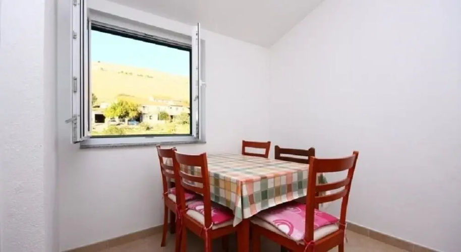 Per - Comfortable Family Apartments - A2