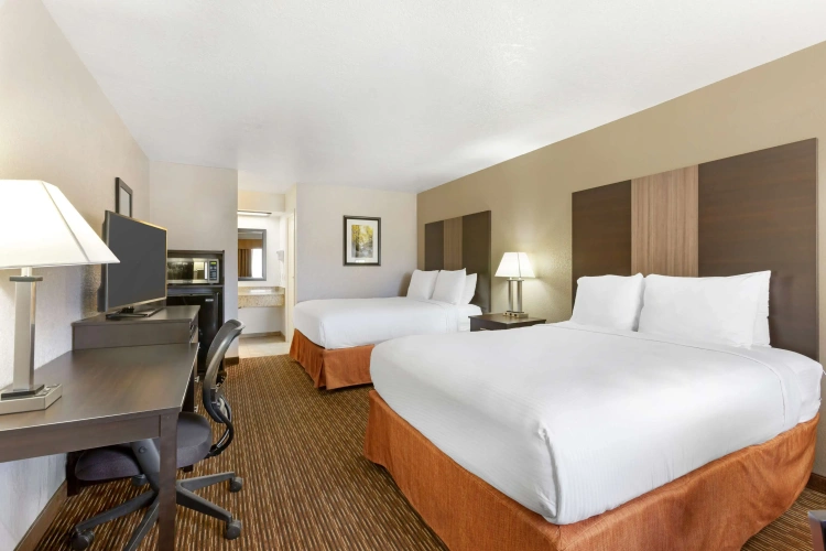 Standard Quadruple room