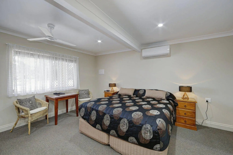 Moore Park Beach Motel