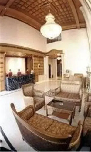 Hotel Ramada Raj Park