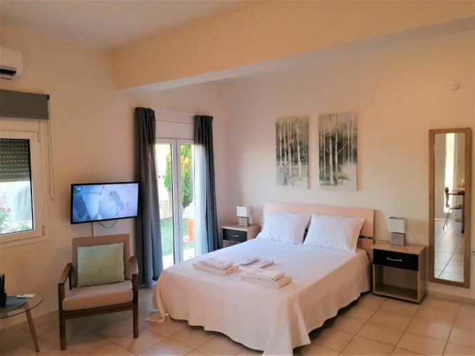 Emerald Apartment 2 Halepa