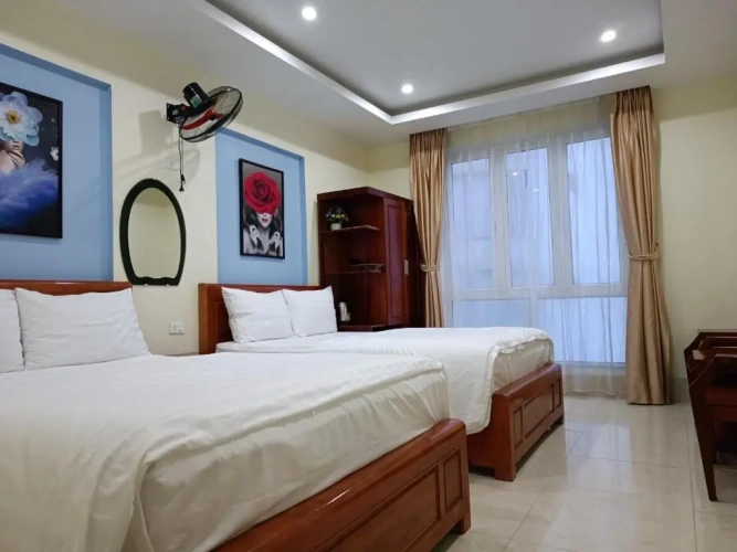 Standard Family room with mountain view