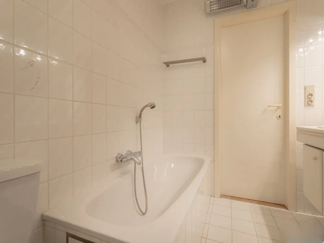 Pleasant Flat on Seafront With Terrace