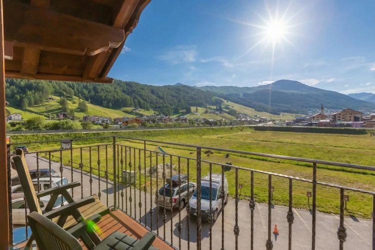 Family Apartment with balcony