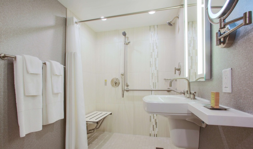 DoubleTree by Hilton Chicago - Alsip photo 9
