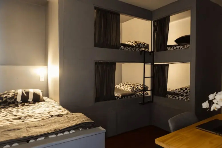 Hostel La Moneda
