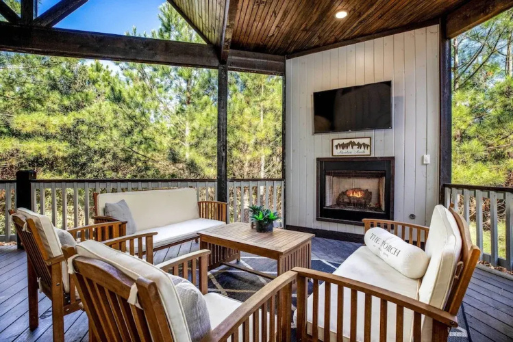 'painted Sky' Modern Broken Bow Cabin w/ Hot Tub!