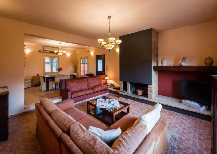 3 Bedrooms Apartment