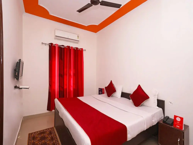 Oyo 10875 Optimum I Hotel