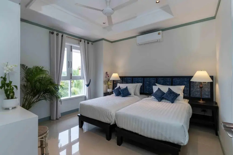 4Bed PoolVillaSteps from the Beach KBR34