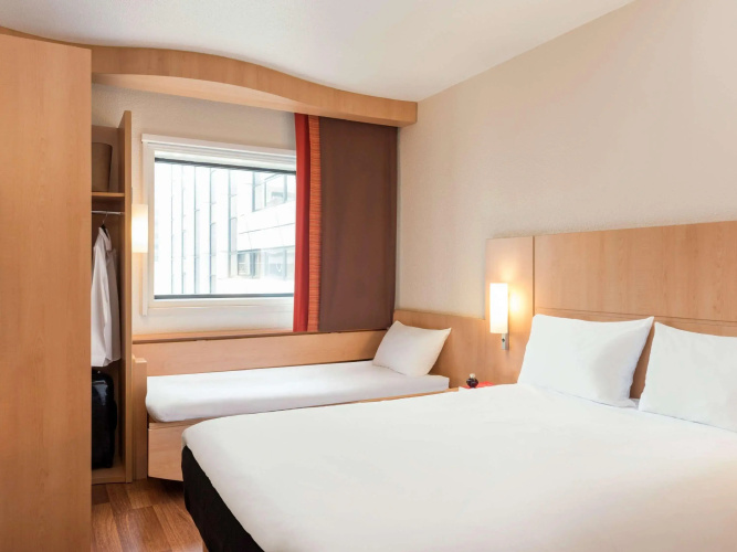 ibis Paris Pont De Suresnes
