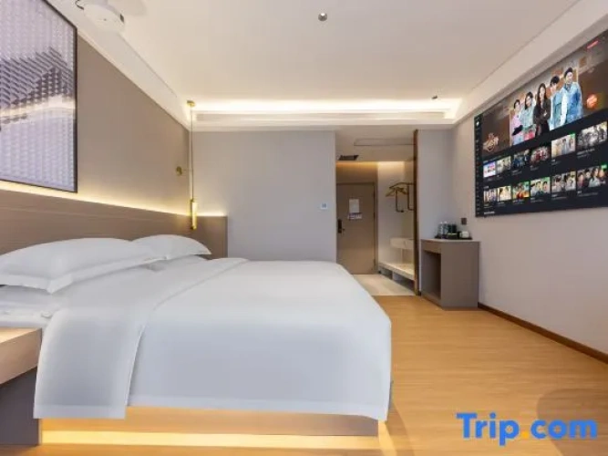 Standard Double room with city view