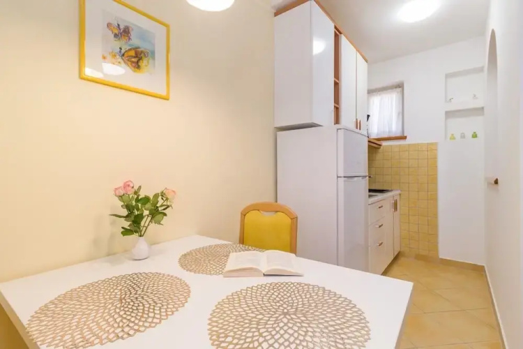 Escape - 20 m From sea - Yellow