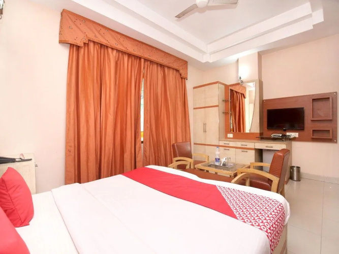 OYO 15906 Aaditya Continental