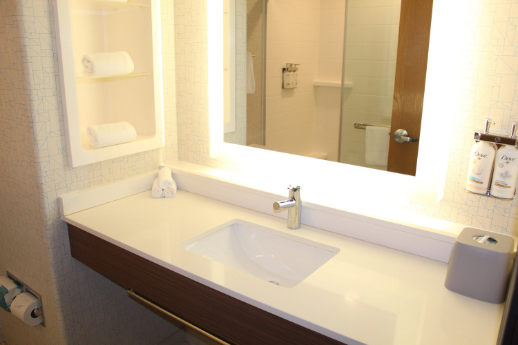 Holiday Inn Express & Suites Beloit photo 11