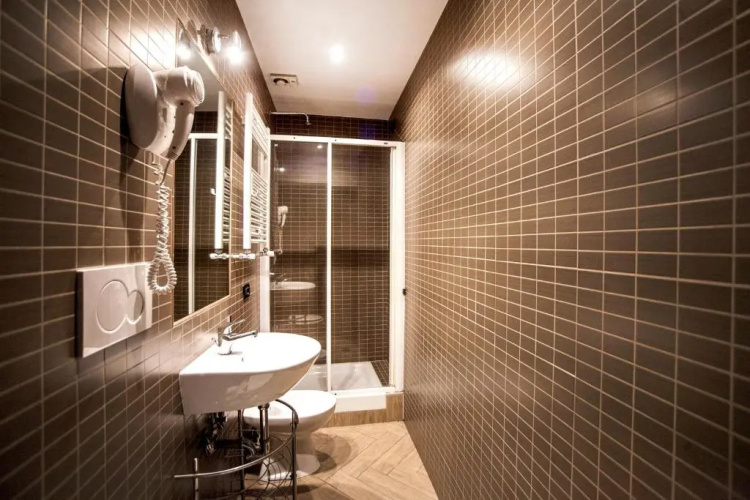 Funny Rooms
