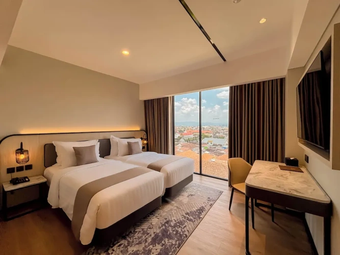 Deluxe Twin room with city view