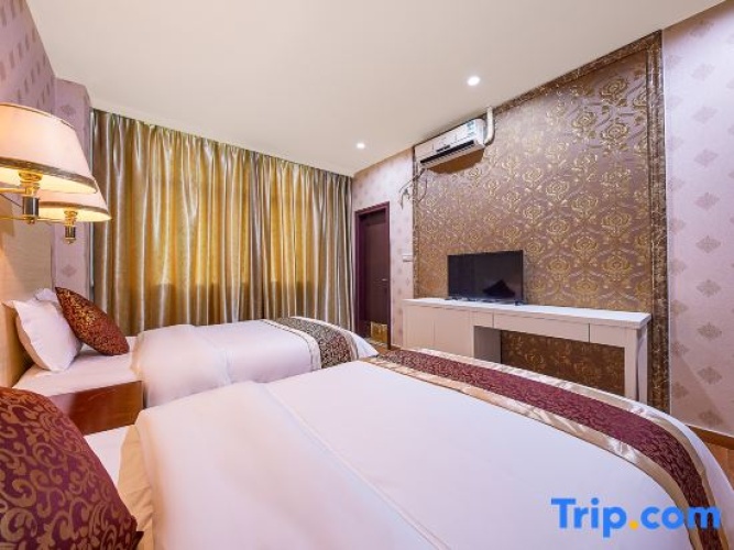 Deluxe Suite