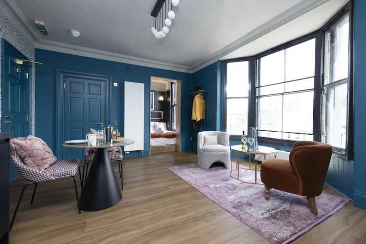 30 Castle Street Aparthotel