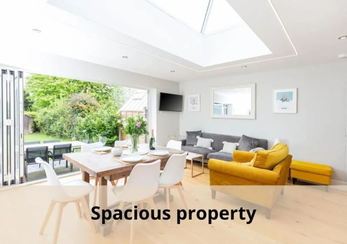 3 Bedrooms Apartment
