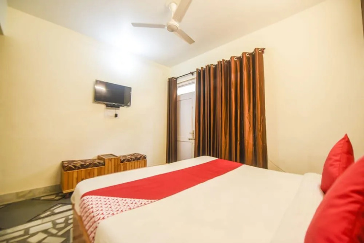 OYO 12411 Woodside Guest House