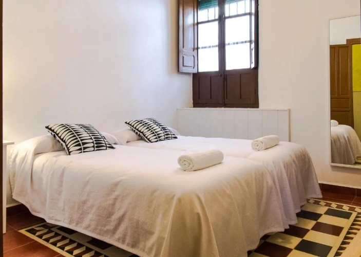 4 Bedrooms Cottage