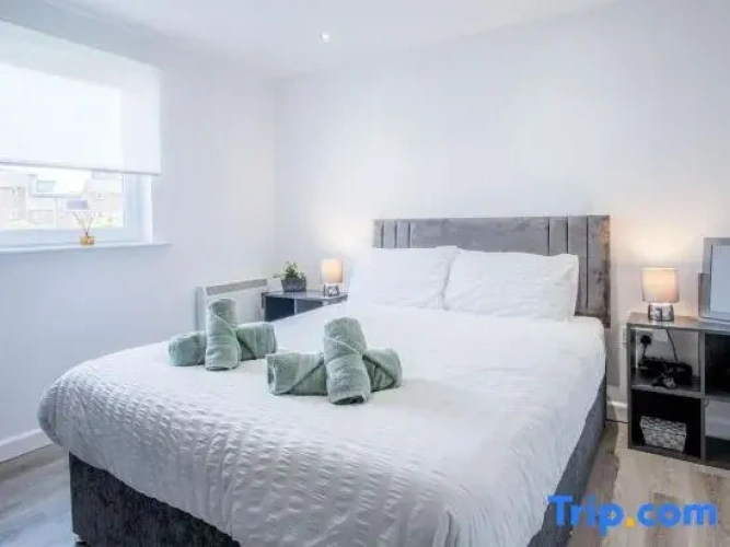 2 Bedrooms Apartment