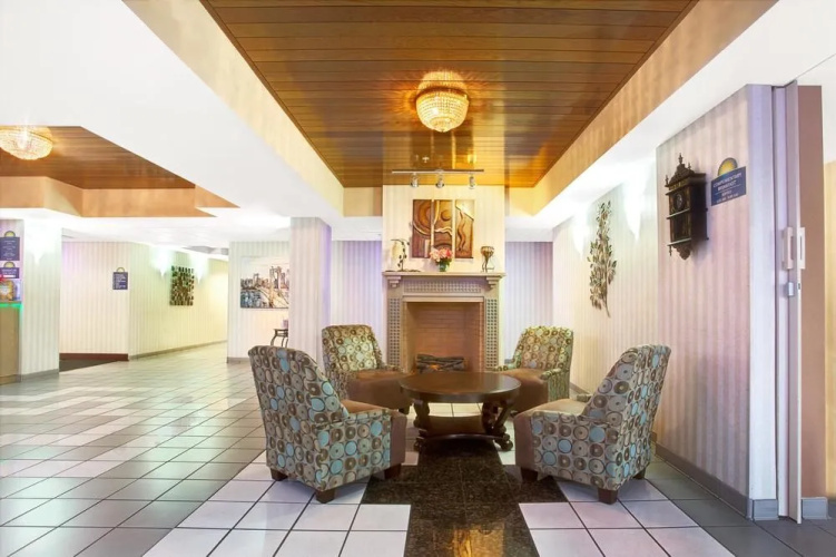 Days Inn & Suites Ridgeland
