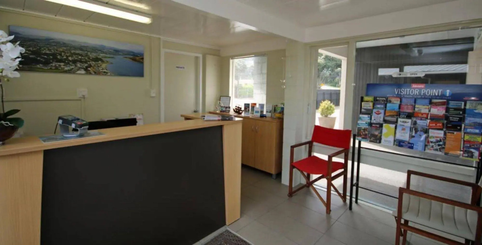 Spinnaker Motel