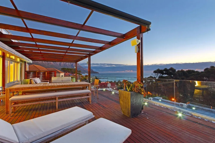 Sea View 3bed Apt w Pool Near Beaches Glen Sunsets