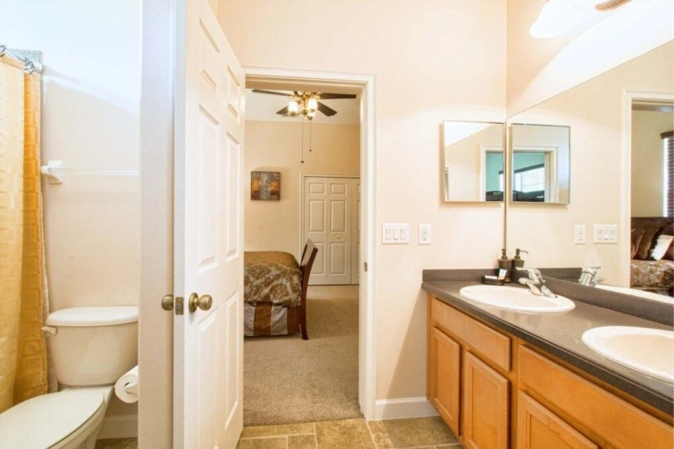 Private Oasis With Pool & Spa- 3400clr 4 Bedroom Home by RedAwning