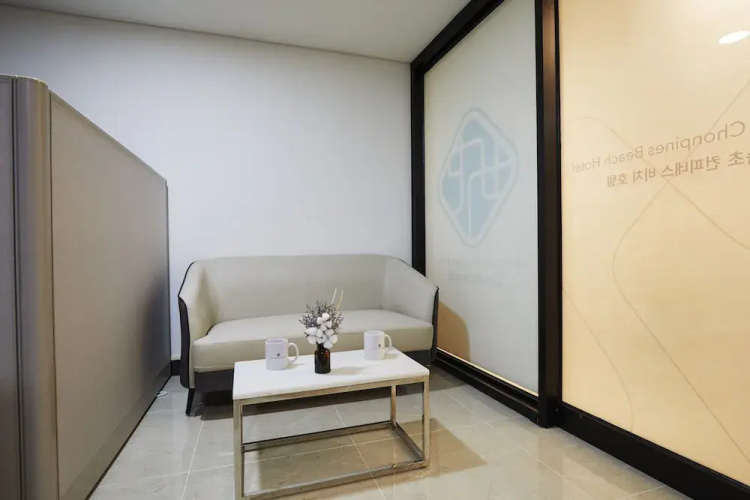 Sokcho Chonpines Beach Hotel