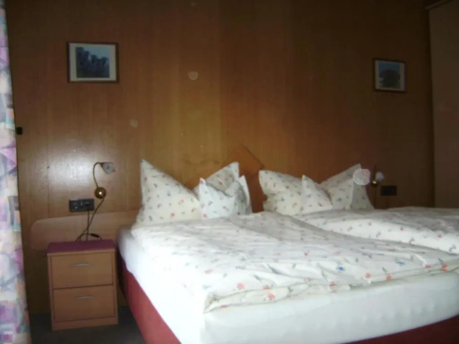 3 Bedrooms Apartment