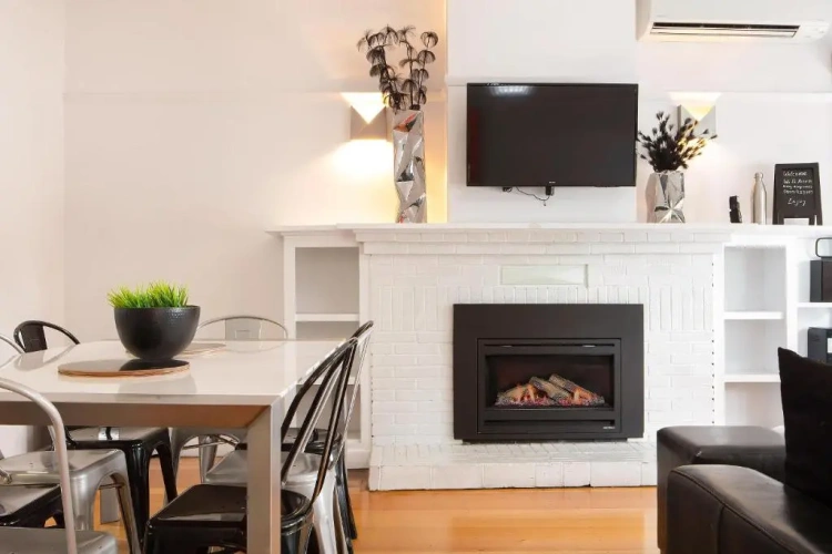 5 Bedrooms Cottage