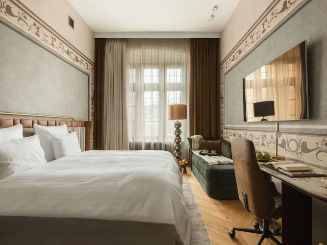 Deluxe Double room with courtyard view