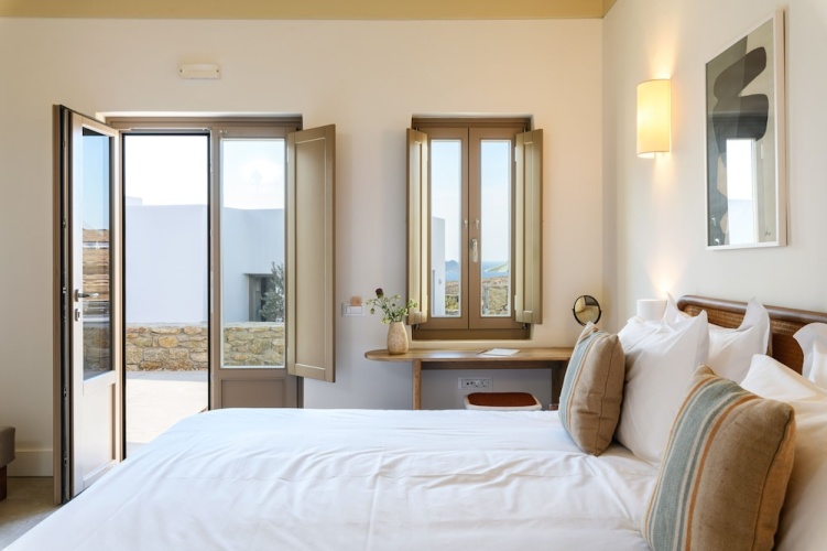 1 Bedroom Standard Quadruple room with pool view