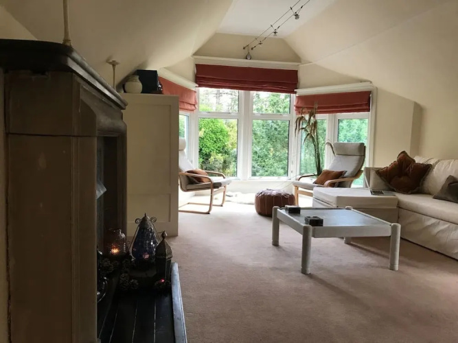 Charming 3 Double Bed Cottage by the River