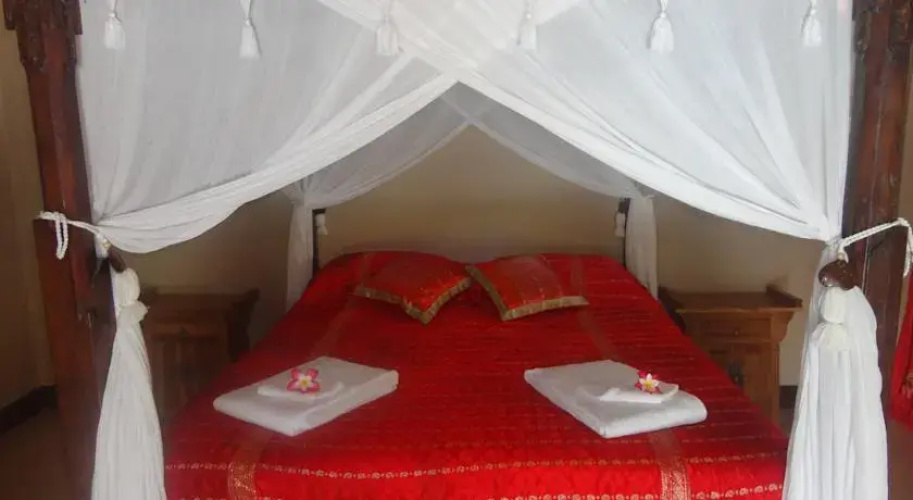 Lovina Beachhouse Villas