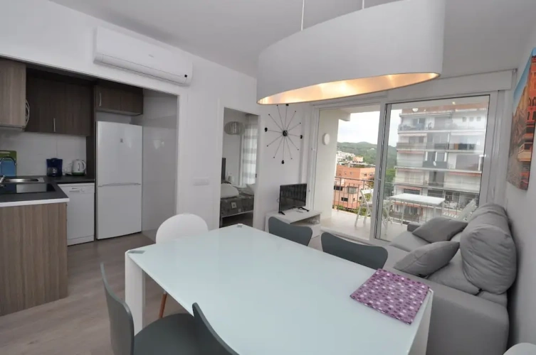 3 Bedrooms Apartment with balcony