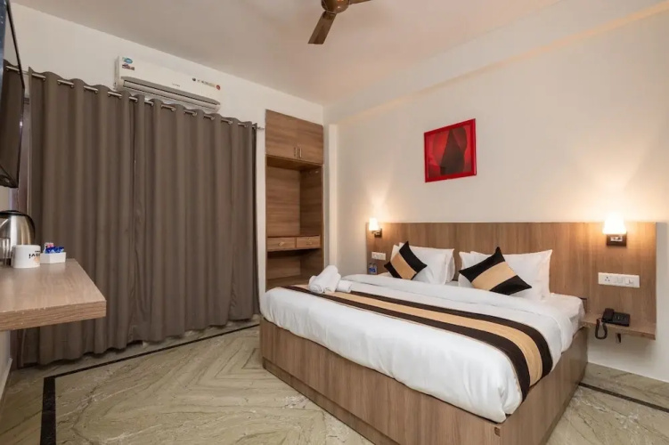The Gleam Hotel