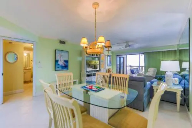Tarpon Beach 305