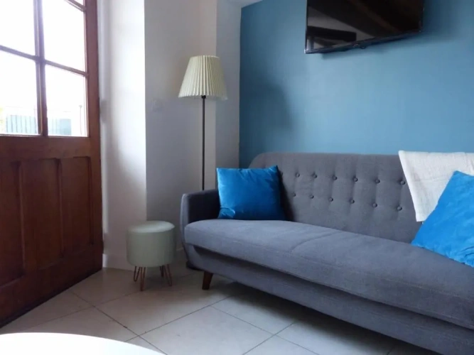 4 Bedrooms Cottage