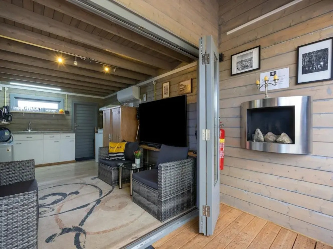 Romantic Chalet Near Wilhelminadorp