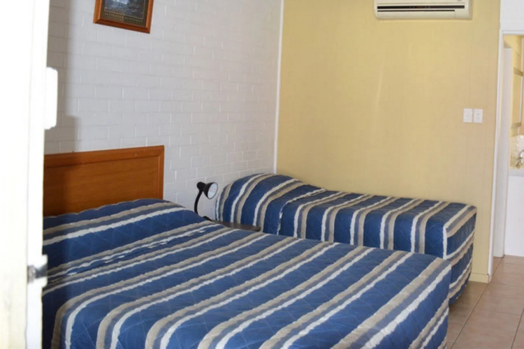 Tropic Coast Motel