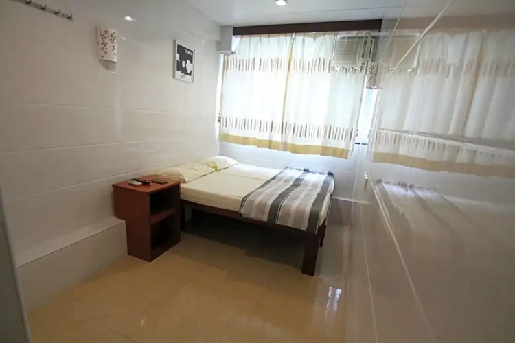 Standard Triple room with city view