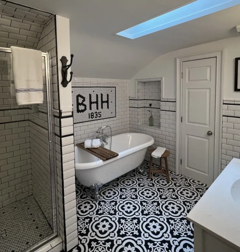4 Bedrooms Cottage