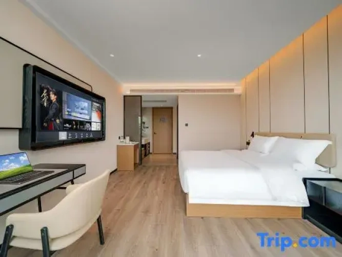 Standard Double room with city view